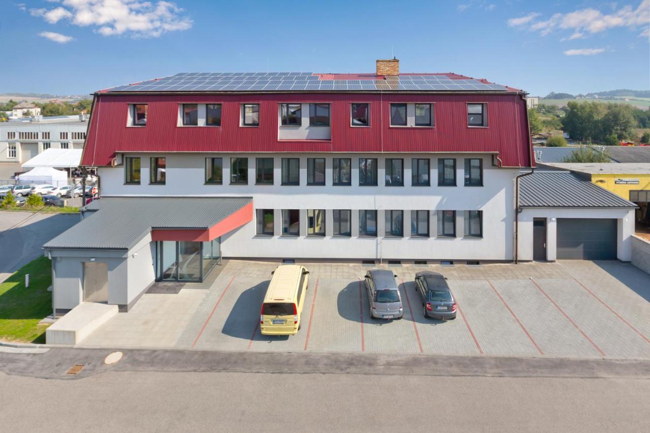 Ala Hotel Bystrice nad Pernstejnem Exterior foto